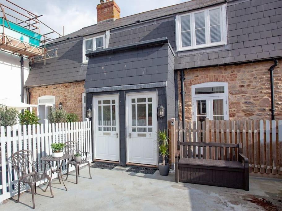 1 Perfectly Located Stylish, Comfortable Apartment Sidmouth Exterior foto